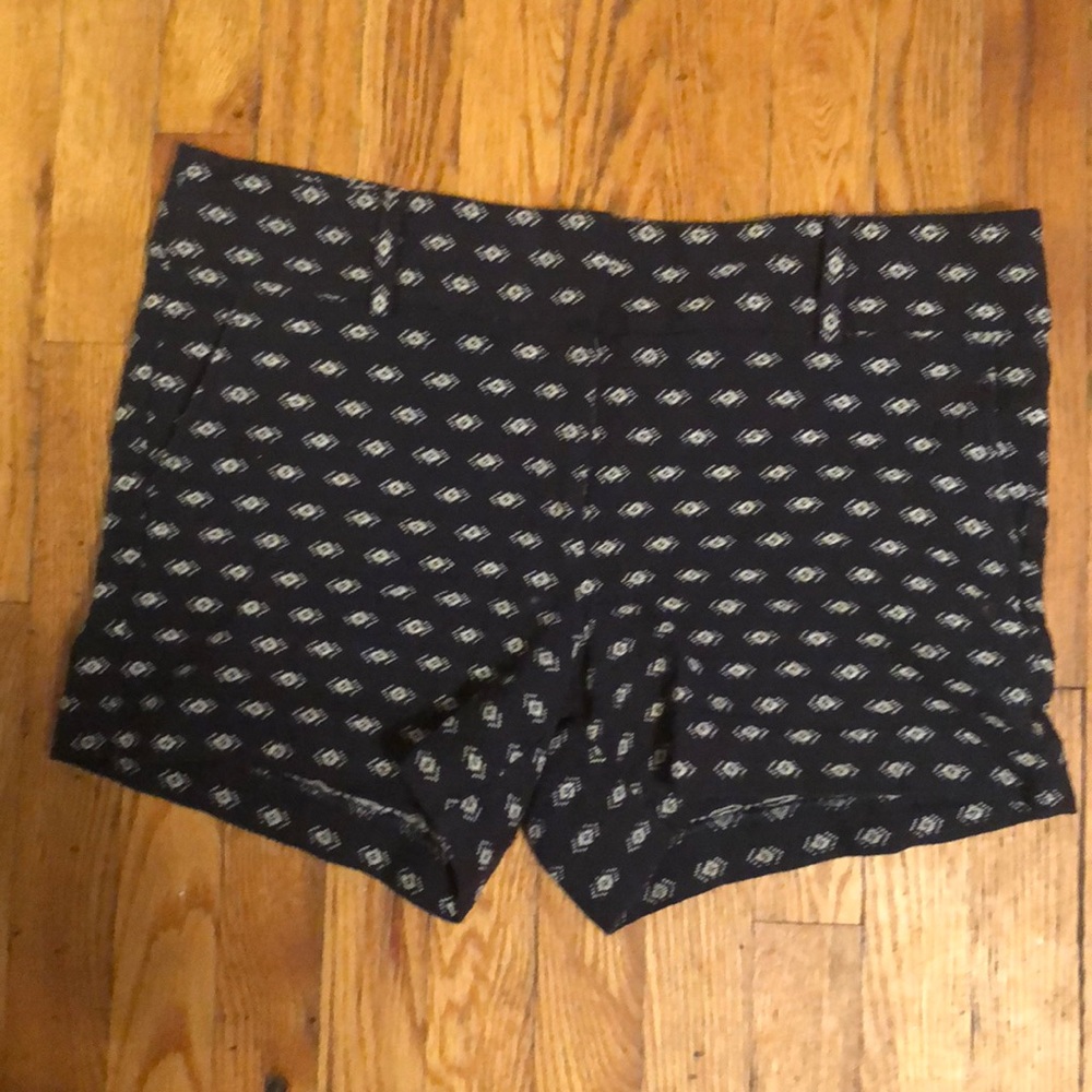 Ann Taylor Navy Pattern Shorts Size 14